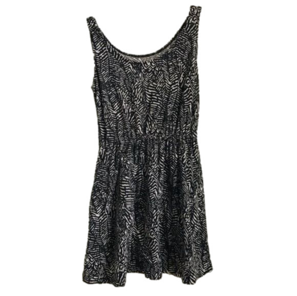 Monochrome Sleeveless Dress w/ Elastic Cinch Waist